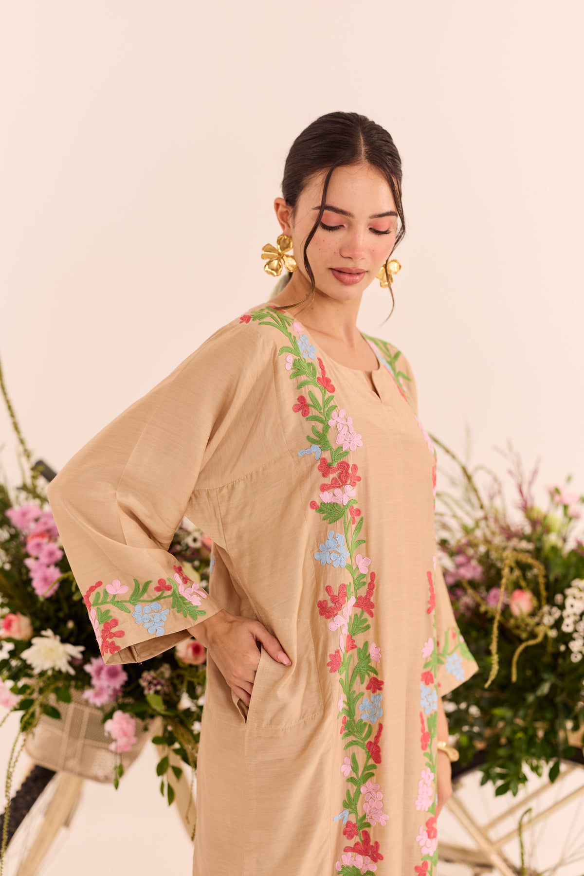Koshur Beige Pheran Set