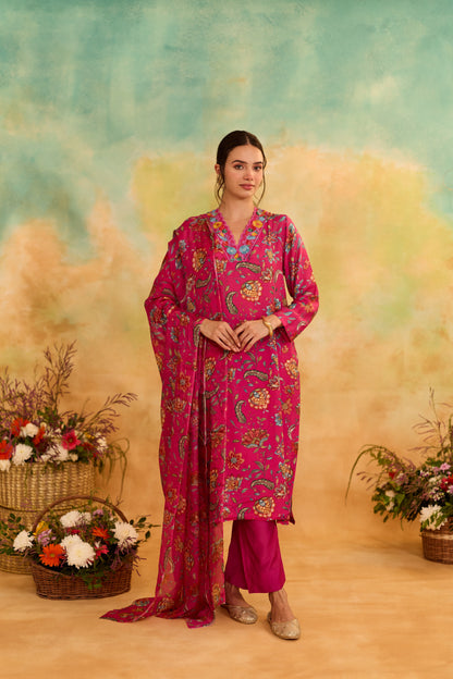 Mehr Pink Printed Floral Kurta With Dupatta