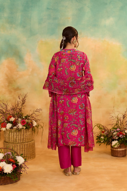 Mehr Pink Printed Floral Kurta With Dupatta
