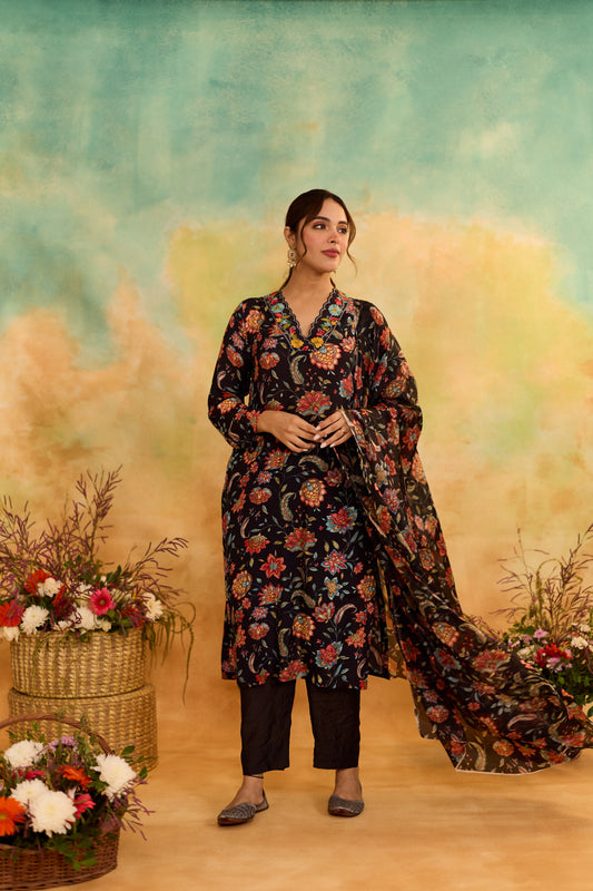 Mehr Black Printed Floral Kurta With Dupatta