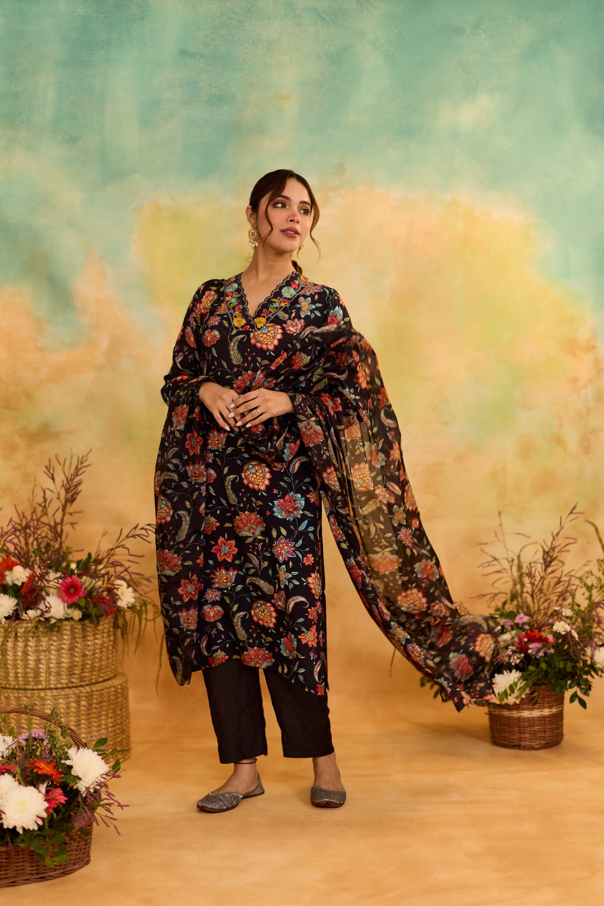 Mehr Black Printed Floral Kurta With Dupatta