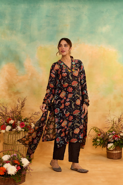 Mehr Black Printed Floral Kurta With Dupatta