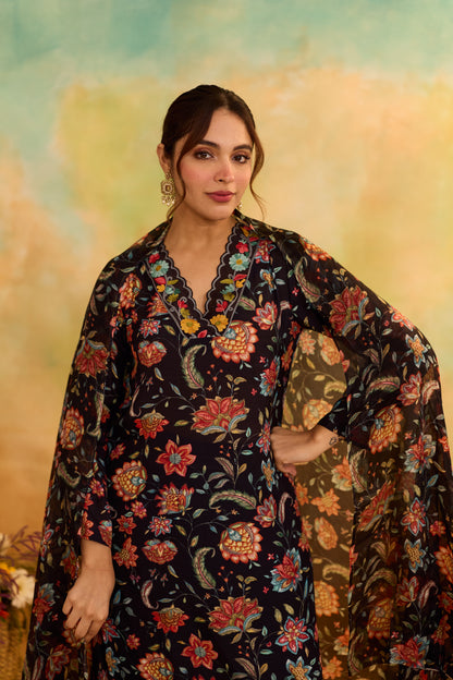 Mehr Black Printed Floral Kurta With Dupatta