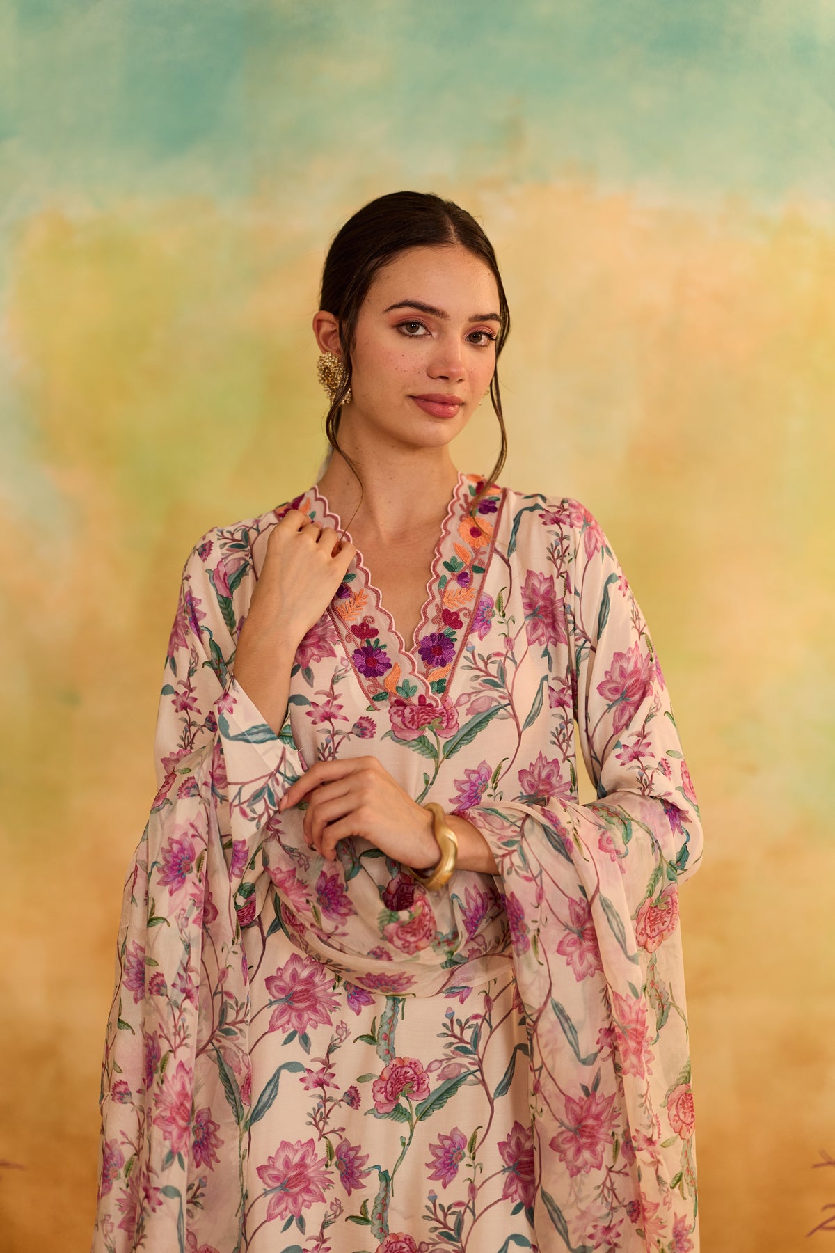 Mehr Ivory Printed Floral Kurta With Dupatta